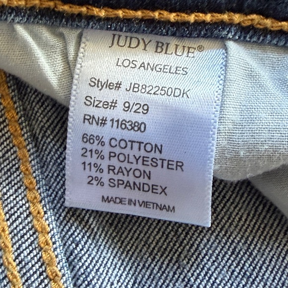 Judy Blue Skinny Fit Capri Distressed Jeans - Picture 7 of 7